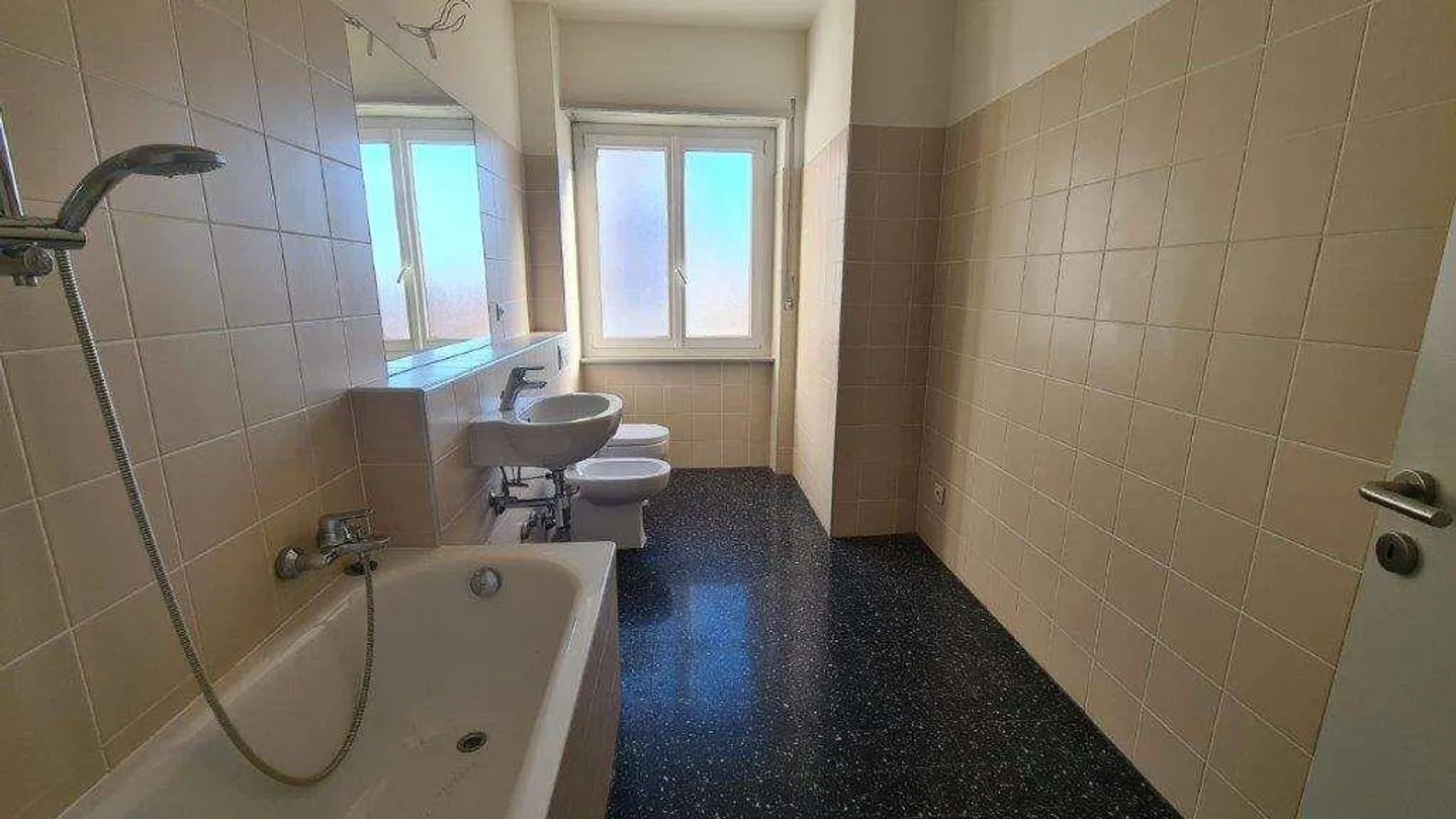 CHIASSO CENTRO: APPARTAMENTI RISTRUTTURATI DA 2,5 A 4,5 STANZE - Foto 10 di 10