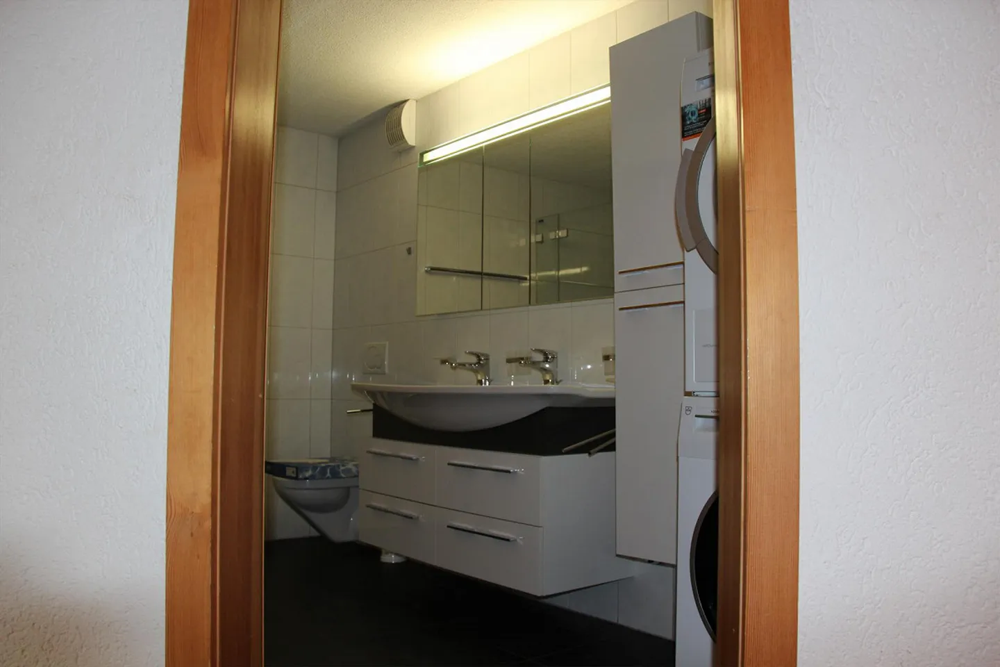 Très grand appartement en duplex de 5 1/2 pièces, situé au centre - Photo 10 sur 15