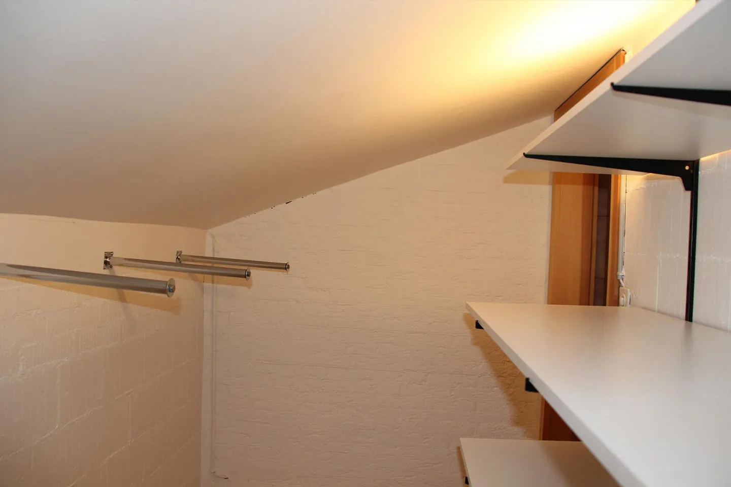 Très grand appartement en duplex de 5 1/2 pièces, situé au centre - Photo 14 sur 15