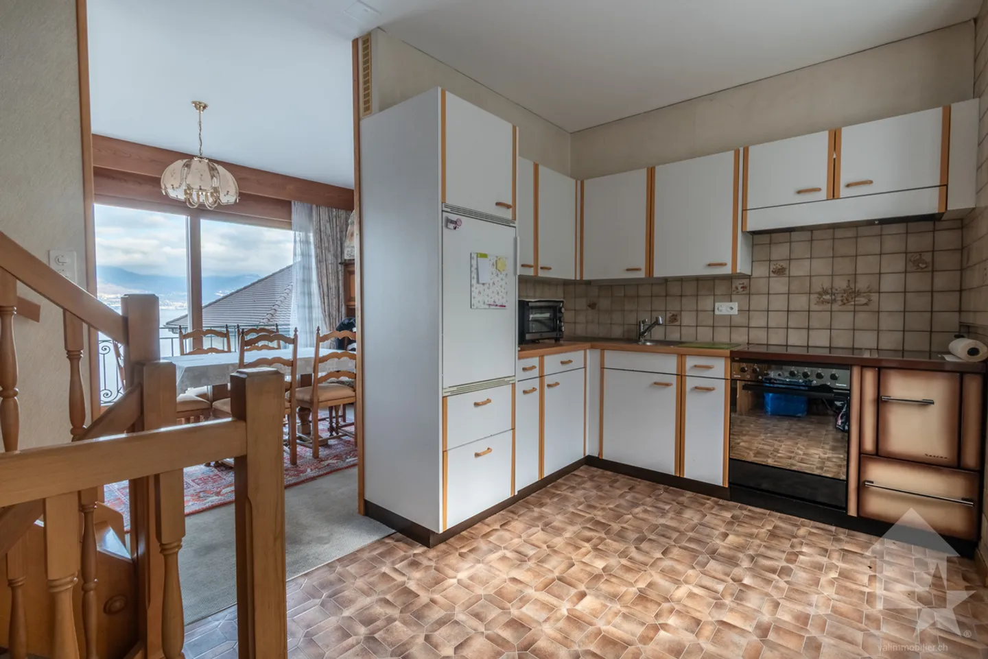 Kleine angrenzende Villa über 4 Ebenen mit Blick auf den See - Foto 2 von 6