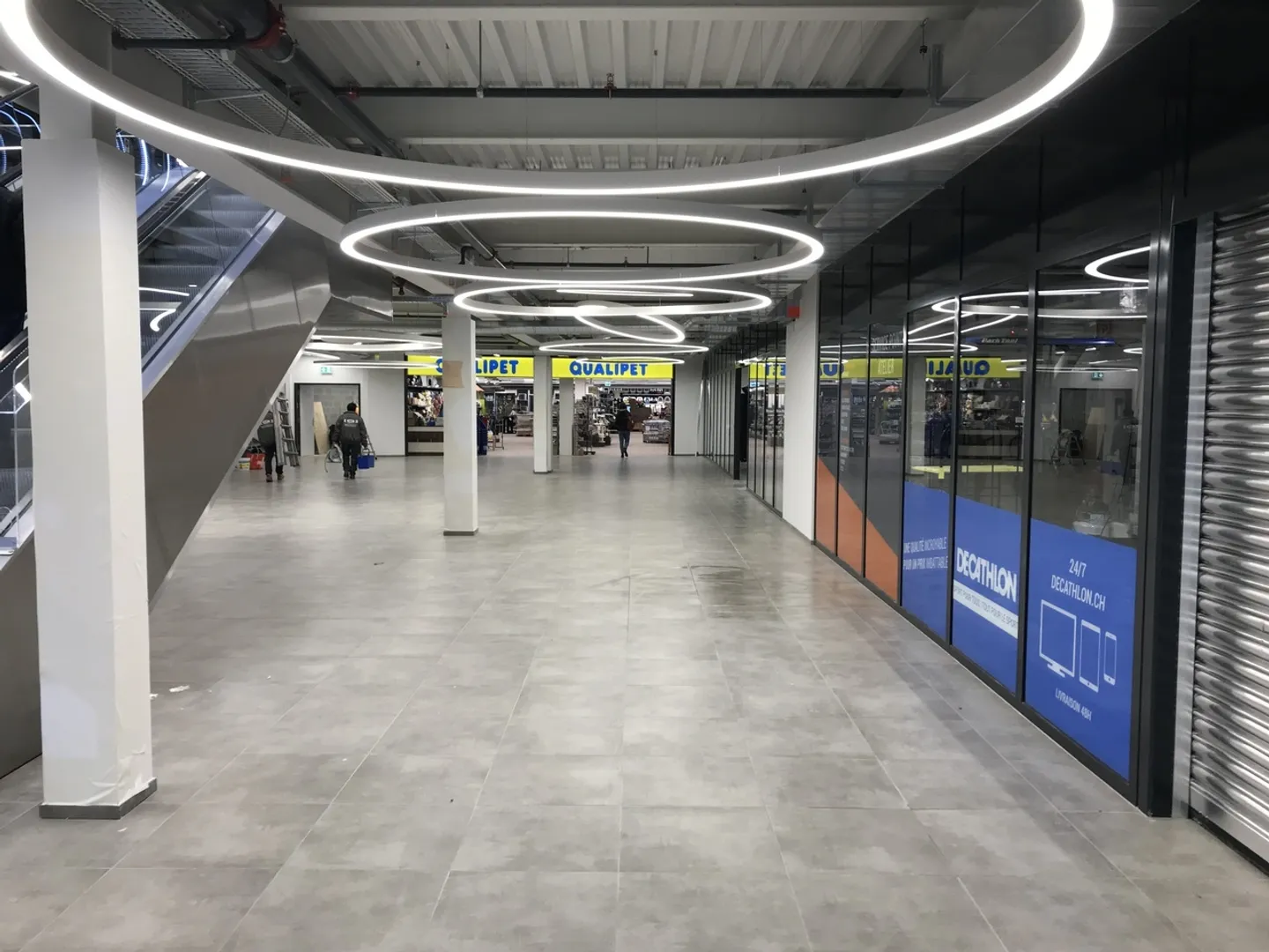 Superficie commerciale 1280m2 - Centro commerciale Rocville - Villeneuve - Foto 3 di 3