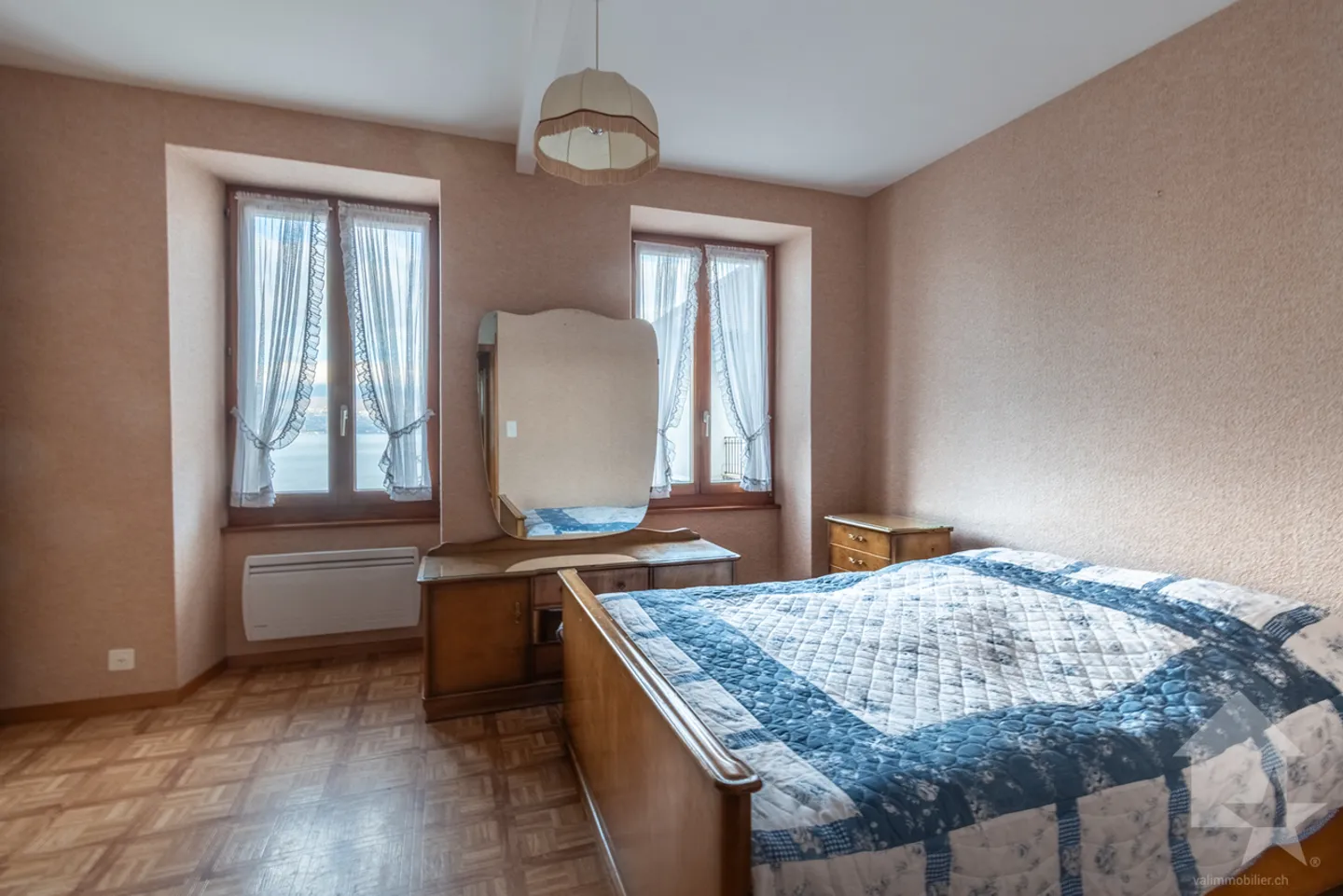 Kleine angrenzende Villa über 4 Ebenen mit Blick auf den See - Foto 4 von 6