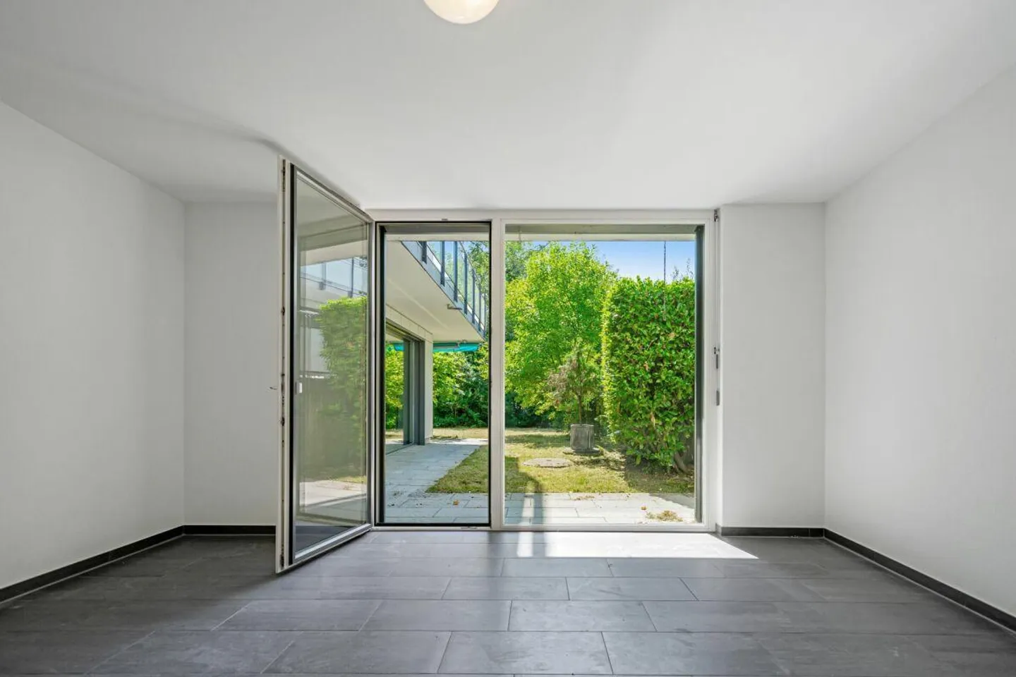 Ampio appartamento giardino di 3,5 stanze - Foto 3 di 6