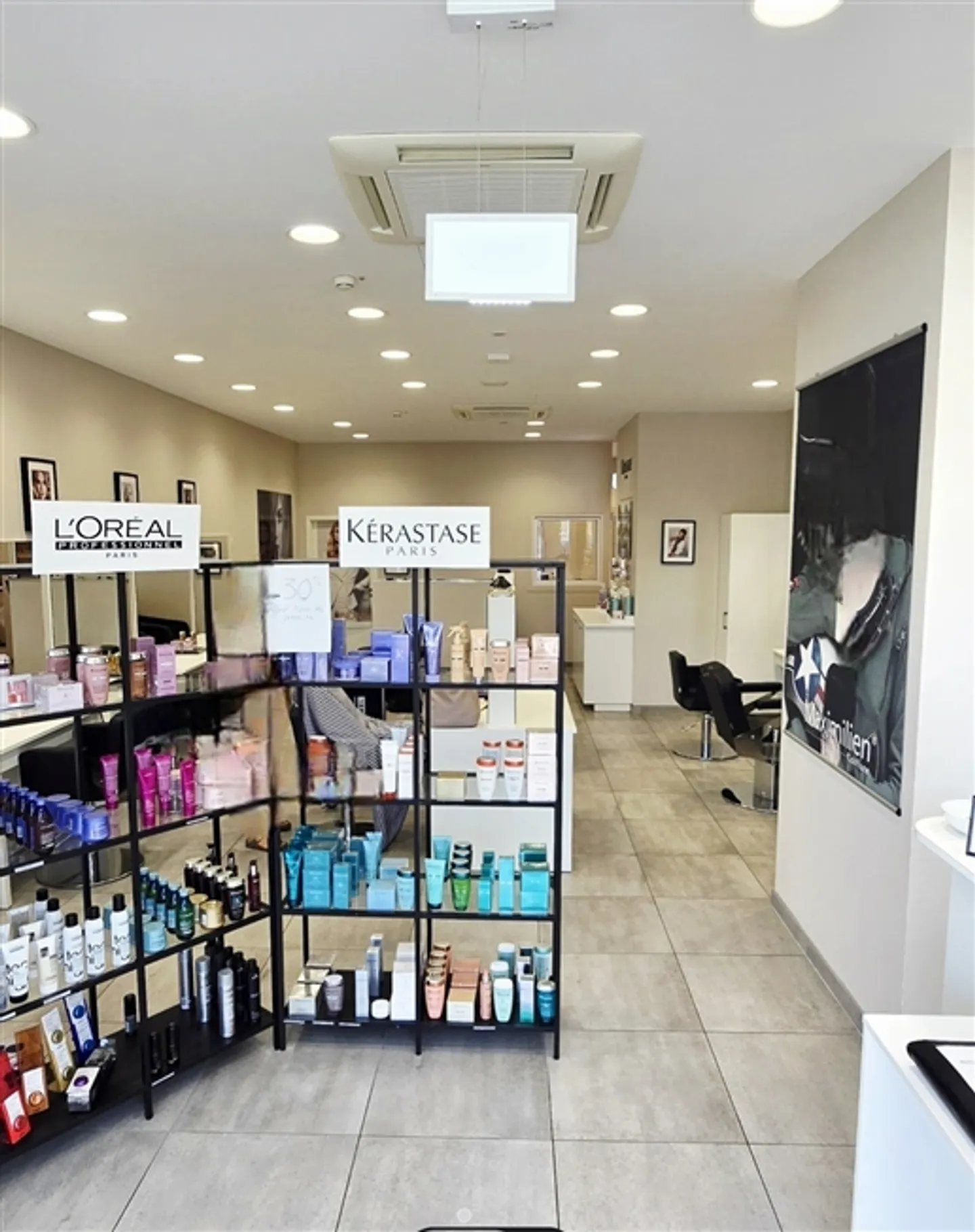 Salon de coiffure - Photo 1 sur 12