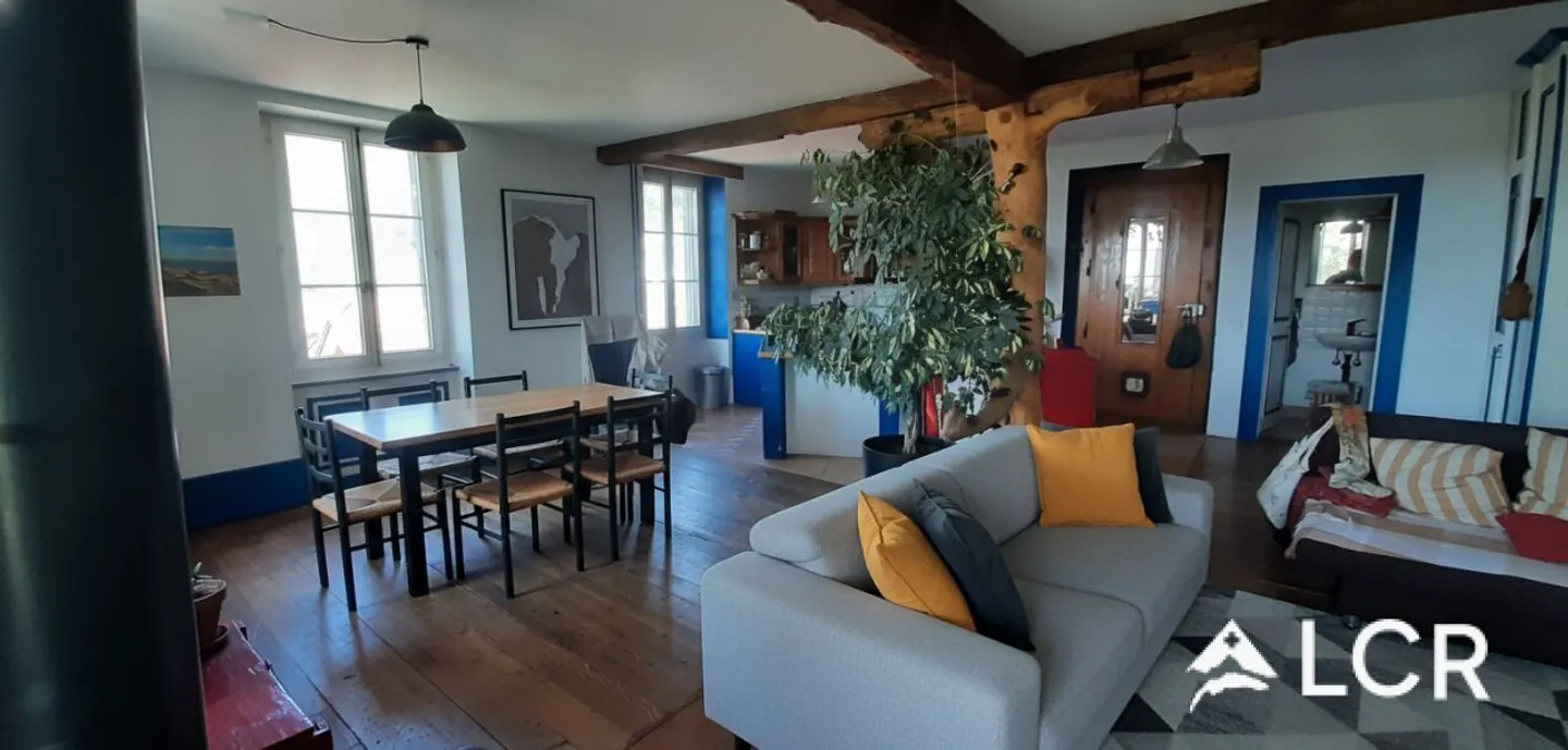 Beautiful apartment with 6.5 rooms in Baulmes - Photo 1 of 8