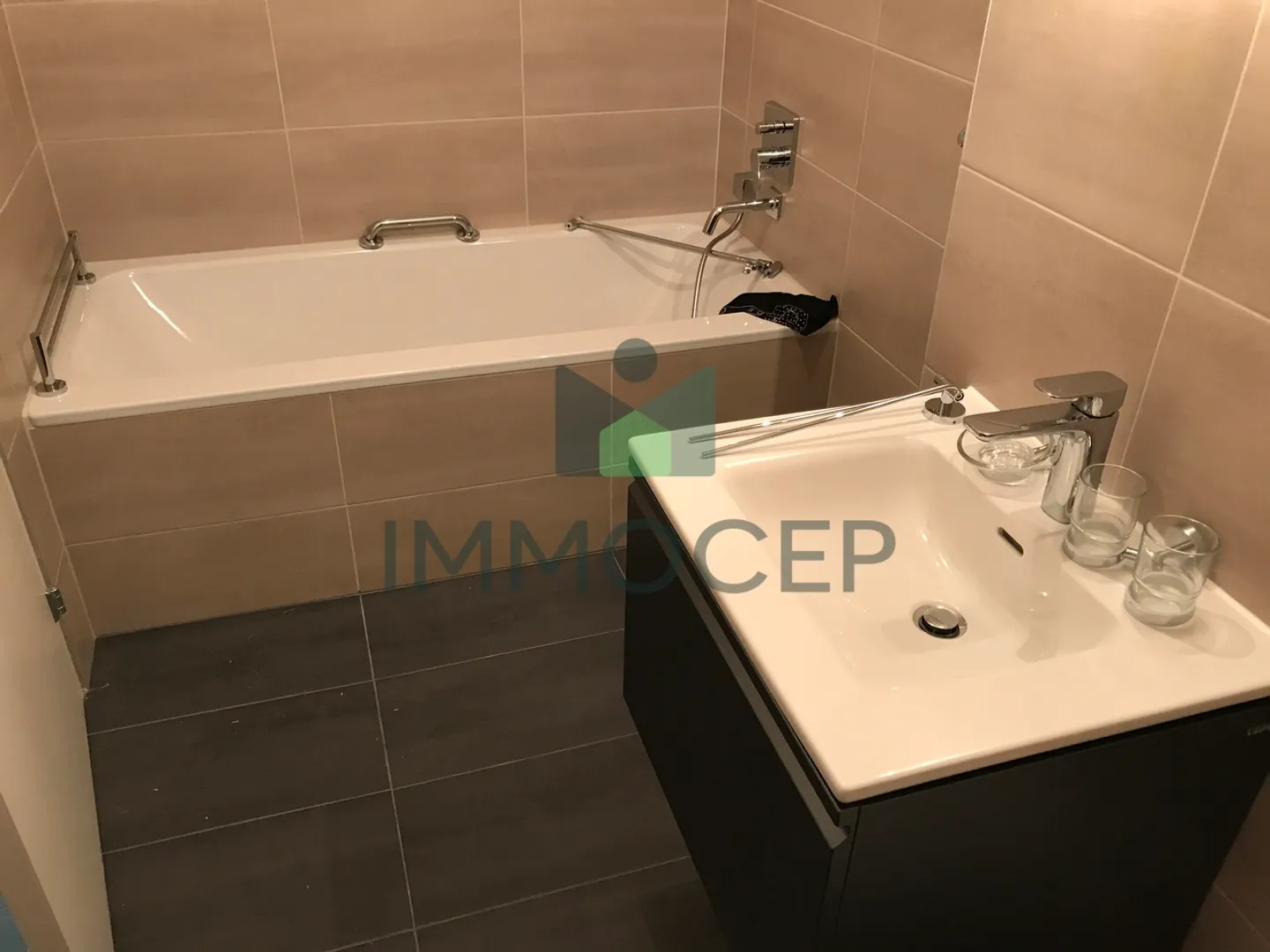 Renovierte Wohnung in Eaux-Vives - Foto 6 von 10