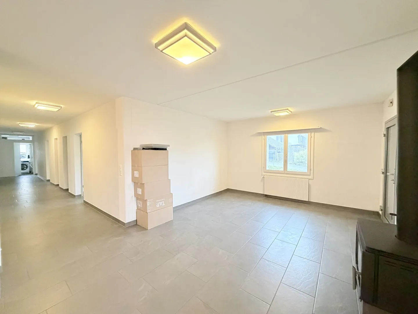 Grosszügiges Einfamilienhaus mit Ausbau- und Aufstockungspotenzial - Foto 3 von 12