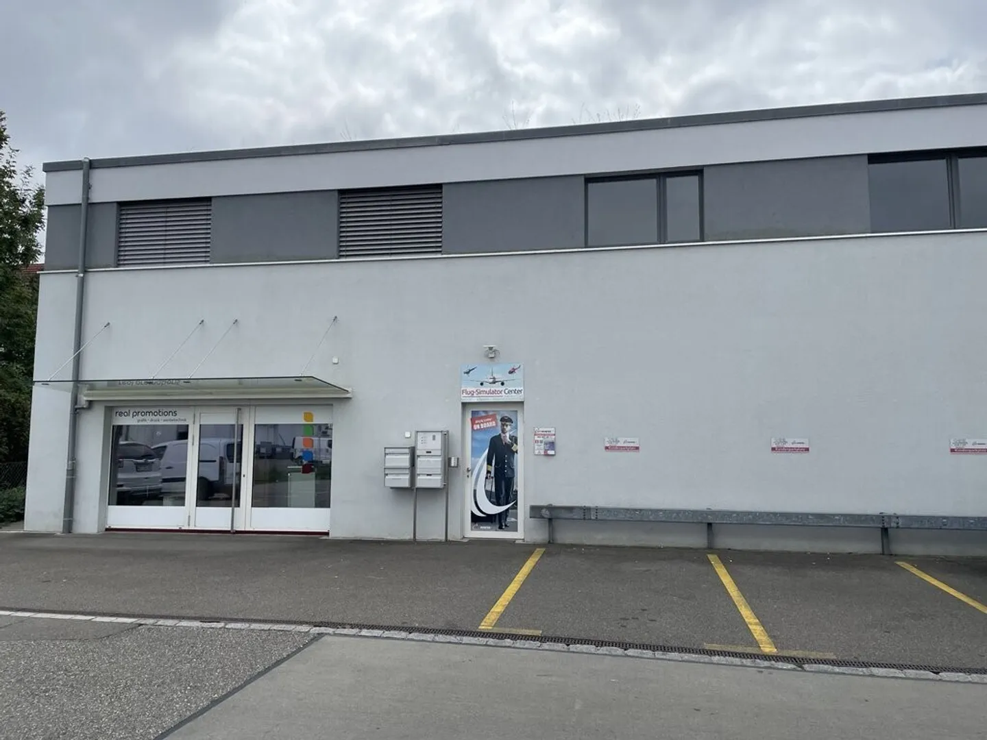 Spazio commerciale versatile con collegamenti di trasporto ottimali - Foto 3 di 5