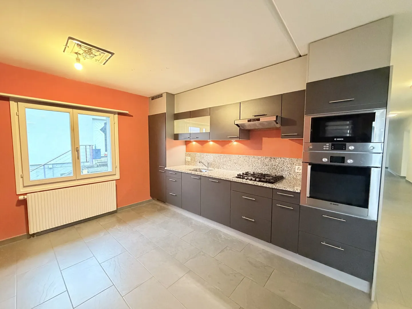 Grosszügiges Einfamilienhaus mit Ausbau- und Aufstockungspotenzial - Foto 5 von 12