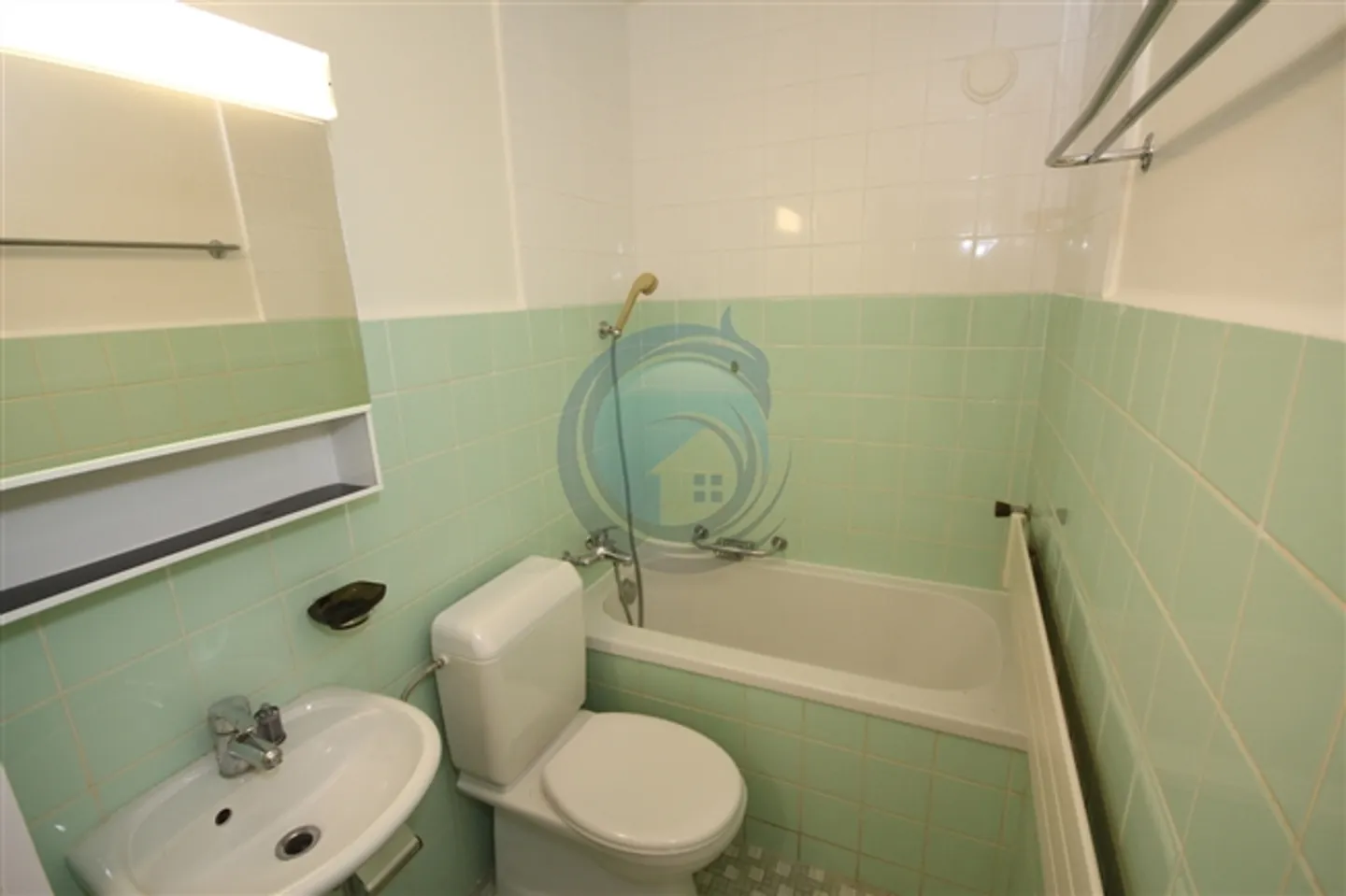 STUDIO AU CENTRE DE LA TOUR-DE-PEILZ - Photo 5 sur 7