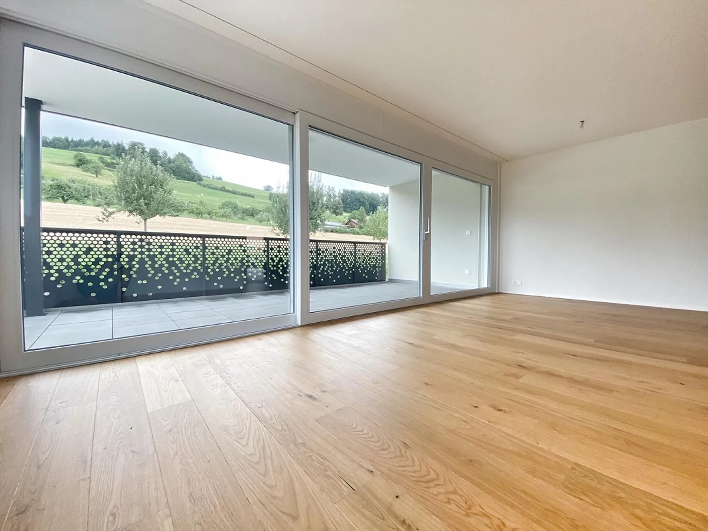 Gartenfeeling inklusive - moderne 2.5-Zimmer-Wohnung im Grünen - Photo 4 sur 6