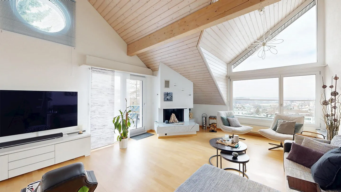 Helle Dachwohnung mit Aussicht - Foto 3 von 11