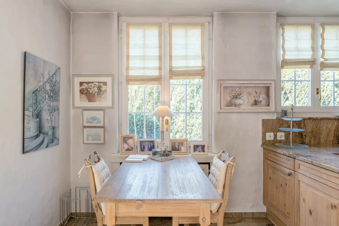 Charming 4.5-Room Villa in a Quiet Location in Bern - Photo 7 of 18