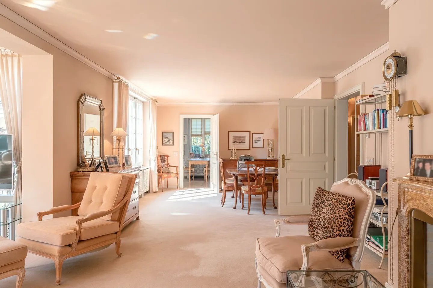 Charming 4.5-Room Villa in a Quiet Location in Bern - Photo 9 of 18