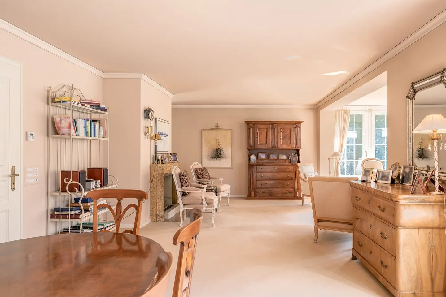 Charming 4.5-Room Villa in a Quiet Location in Bern - Photo 10 of 18