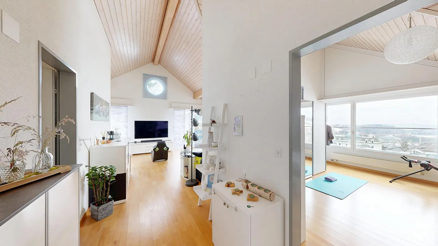 Helle Dachwohnung mit Aussicht - Foto 4 von 11