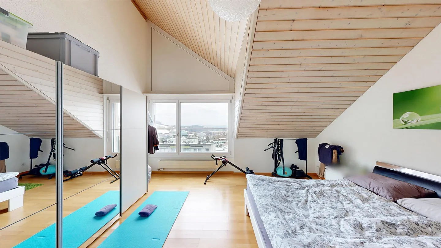 Helle Dachwohnung mit Aussicht - Foto 5 von 11