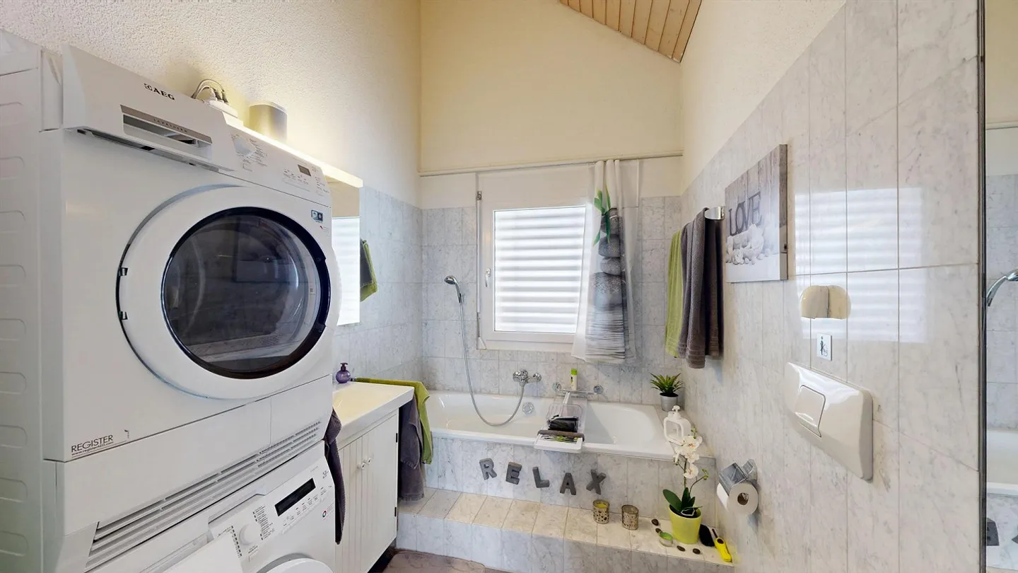 Helle Dachwohnung mit Aussicht - Foto 7 von 11