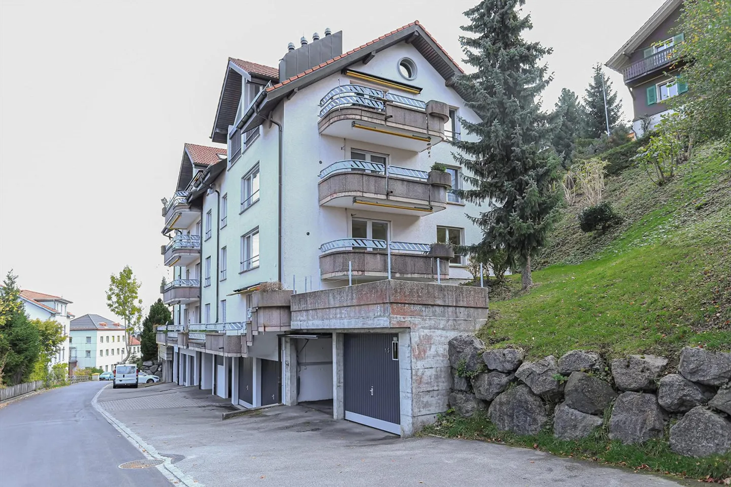 Helle Dachwohnung mit Aussicht - Foto 10 von 11