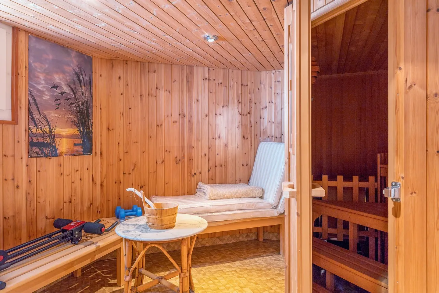 Charming 4.5-Room Villa in a Quiet Location in Bern - Photo 18 of 18