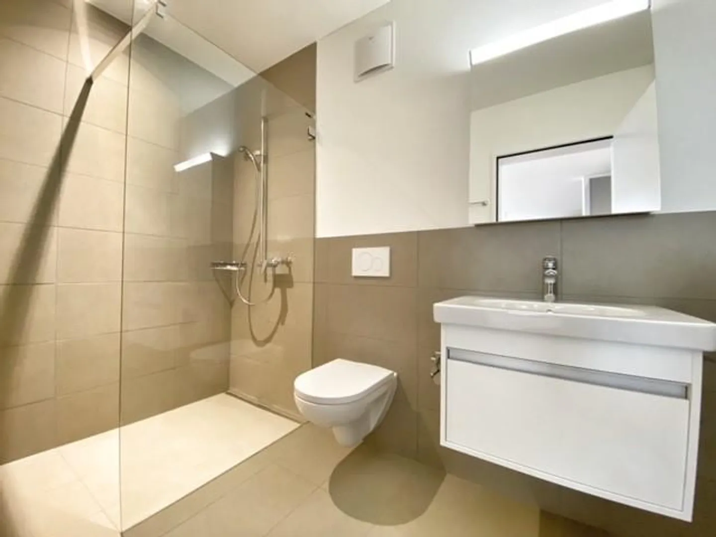 Gartenfeeling inklusive - moderne 2.5-Zimmer-Wohnung im Grünen - Photo 6 sur 6