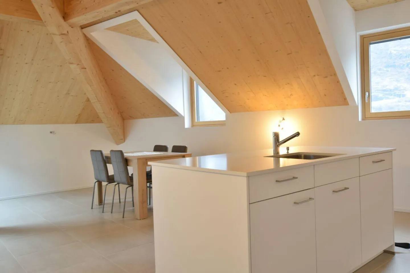 Penthouse prestigieux de 3,5 pièces - Photo 3 sur 12