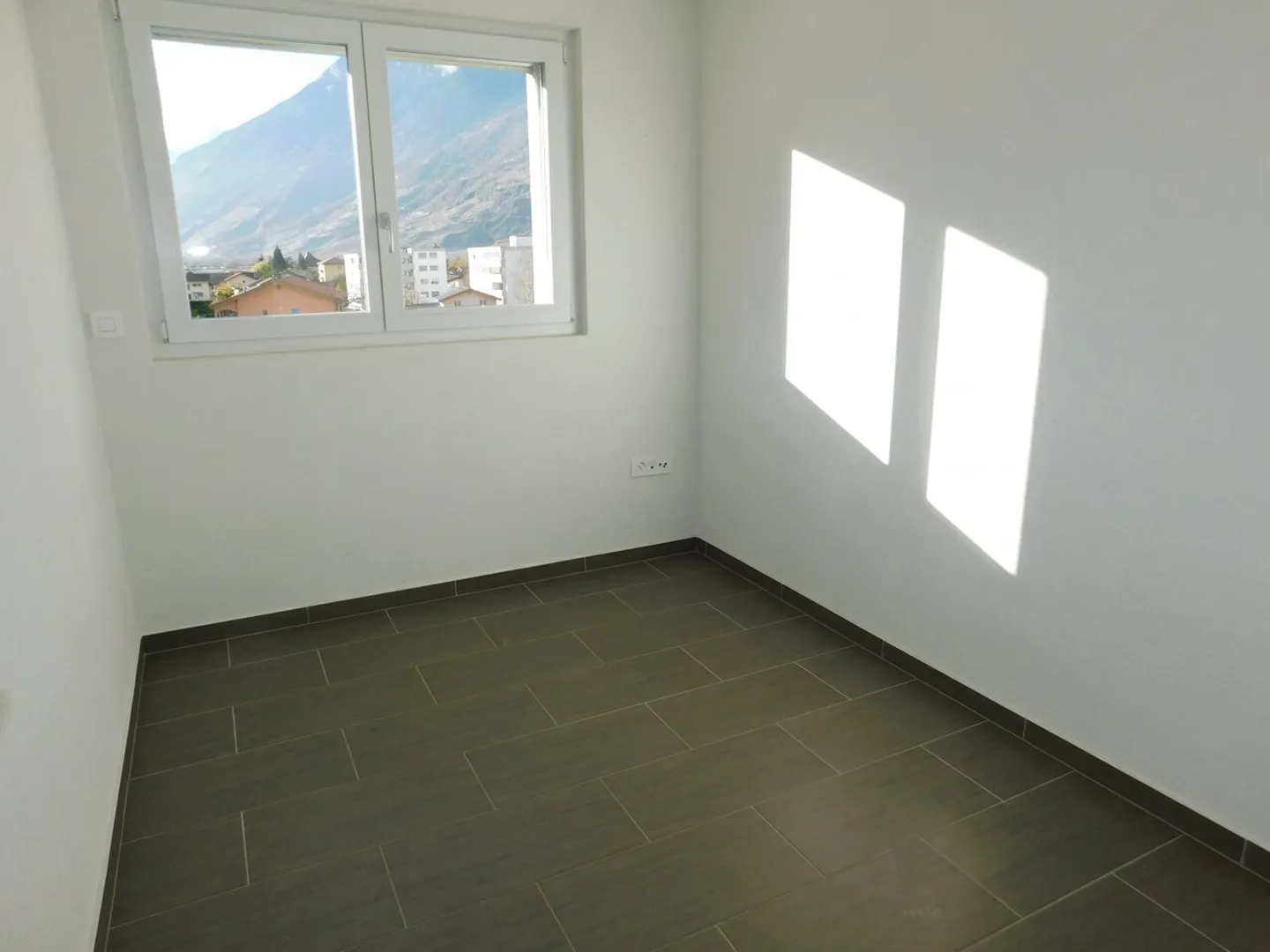 MAGNIFICENT CROSSING PENTHOUSE OF 4.5 ROOMS - Photo 6 of 10