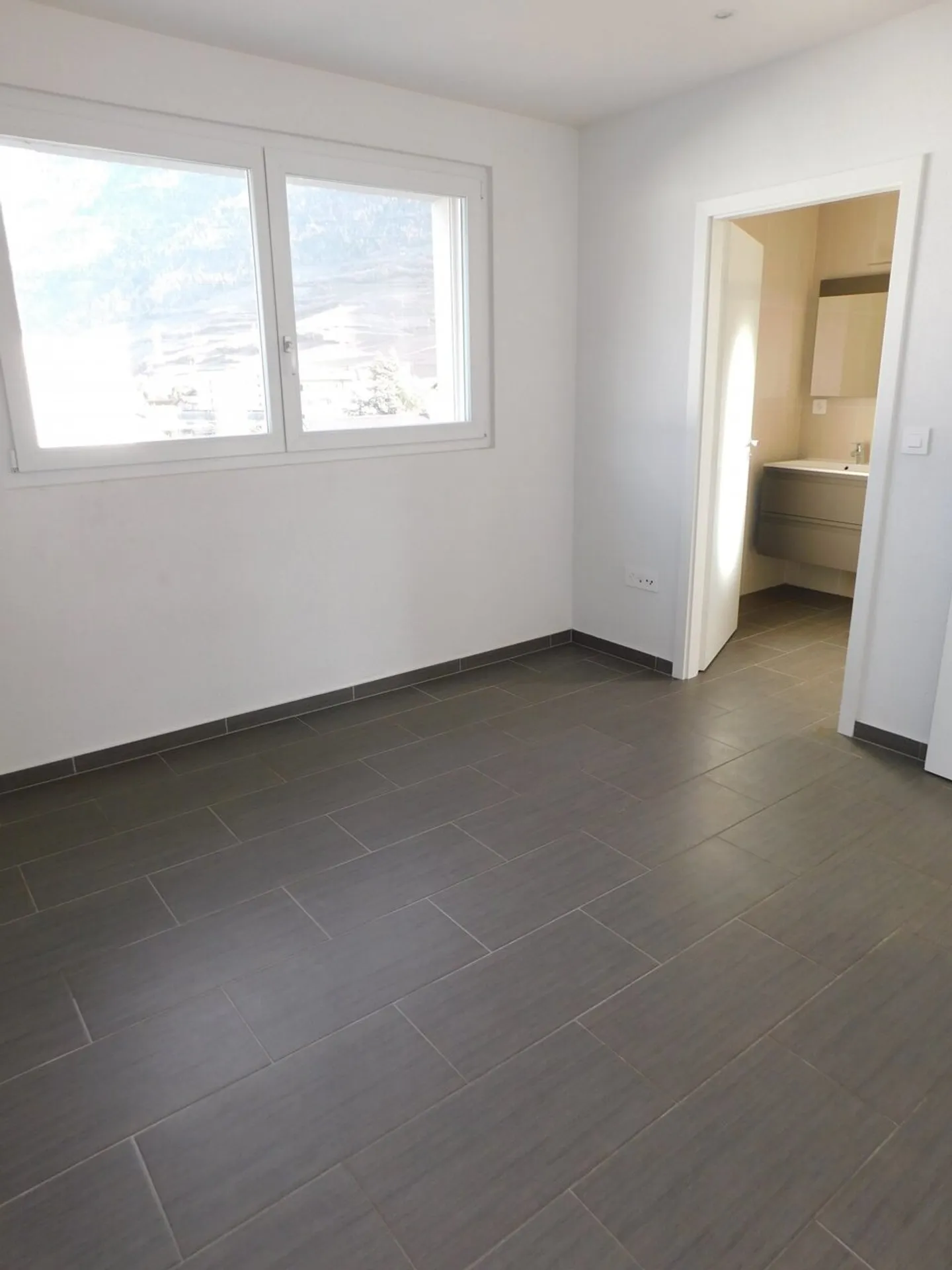 MAGNIFICENT CROSSING PENTHOUSE OF 4.5 ROOMS - Photo 7 of 10