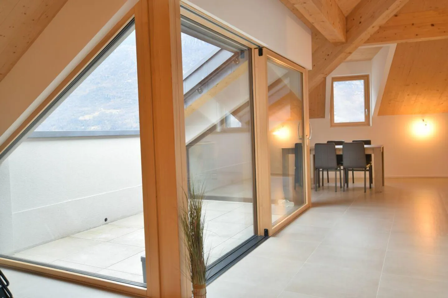 Penthouse prestigieux de 3,5 pièces - Photo 4 sur 12