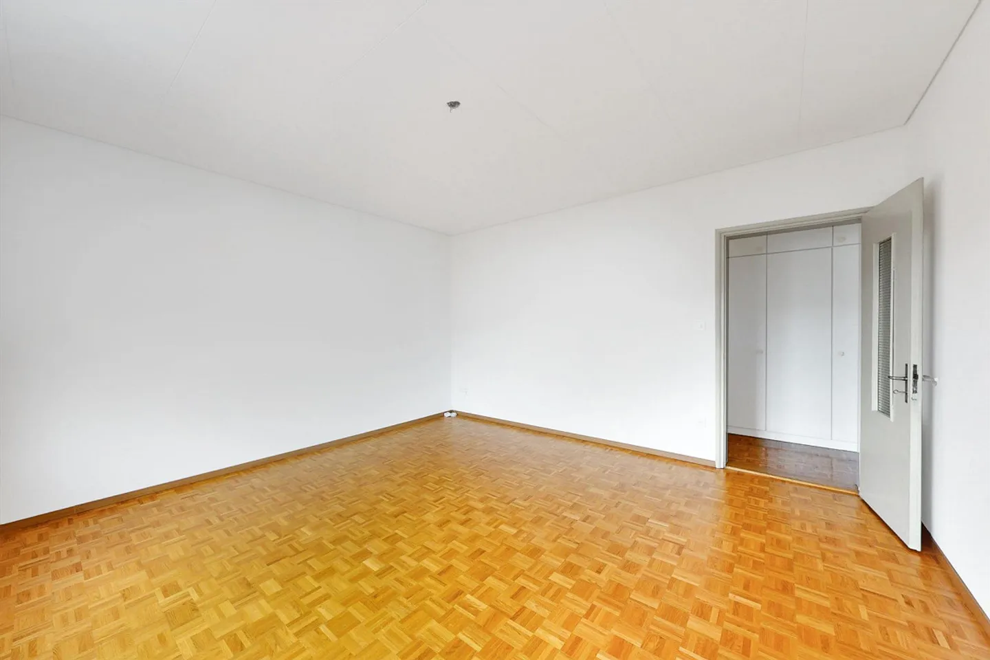 Elegant, hell und renoviert mit Blick auf die Burgen - Foto 7 von 10