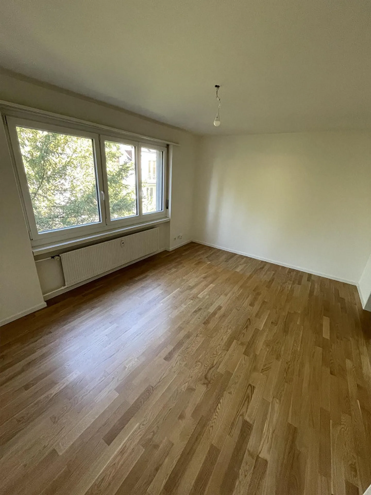 Appartement 1 pièce dans le quartier de Bachletten avec nouvelle salle de bain - Photo 3 sur 4