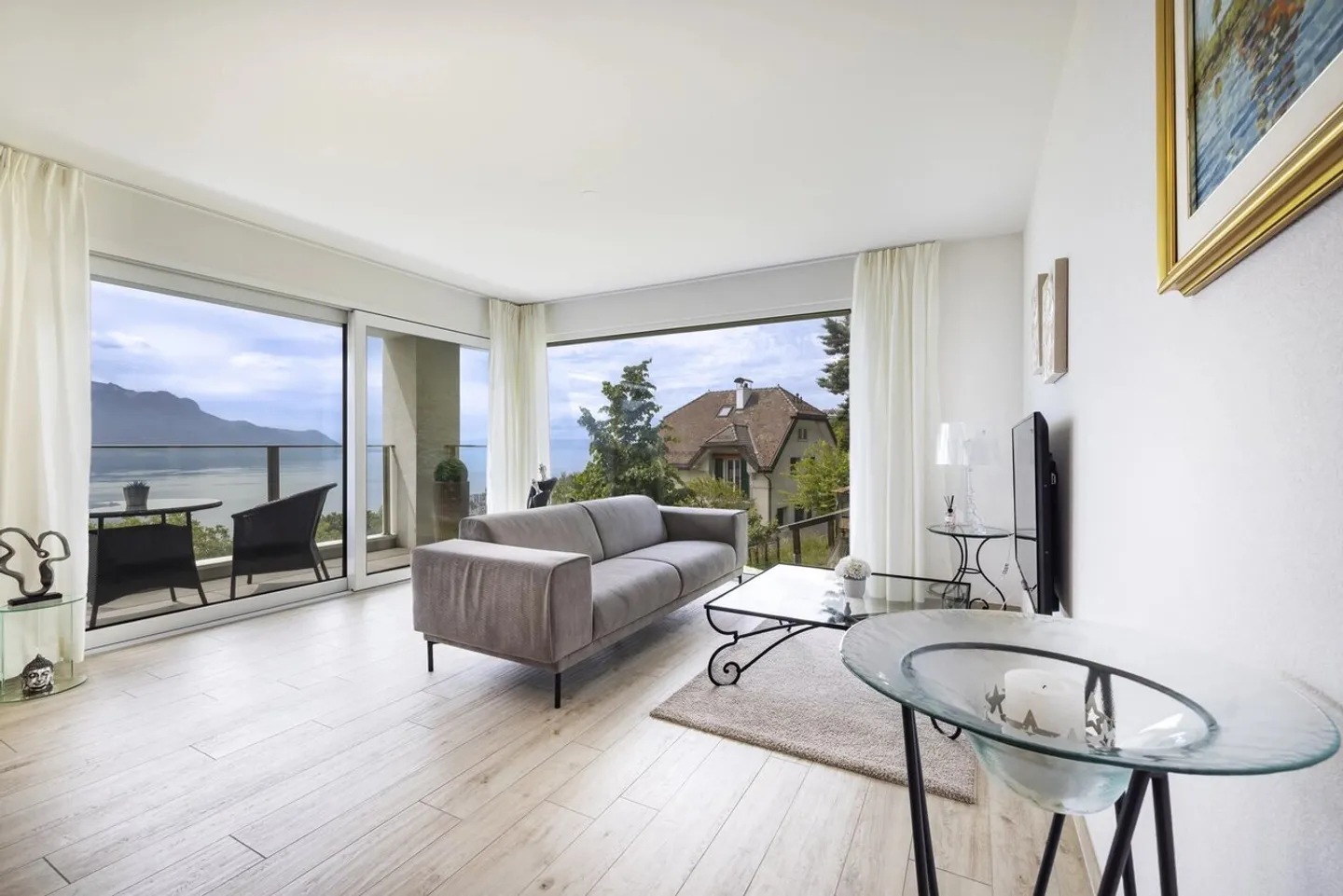 Wunderschöner Blick auf den Genfersee für diese zeitgenössische 3,5-Zimmer-Wohnung - Foto 3 von 13