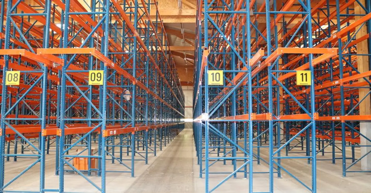 Magazzino logistico - 1140m2 - Piattaforma di carico - Vicino all'autostrada - Foto 2 di 4