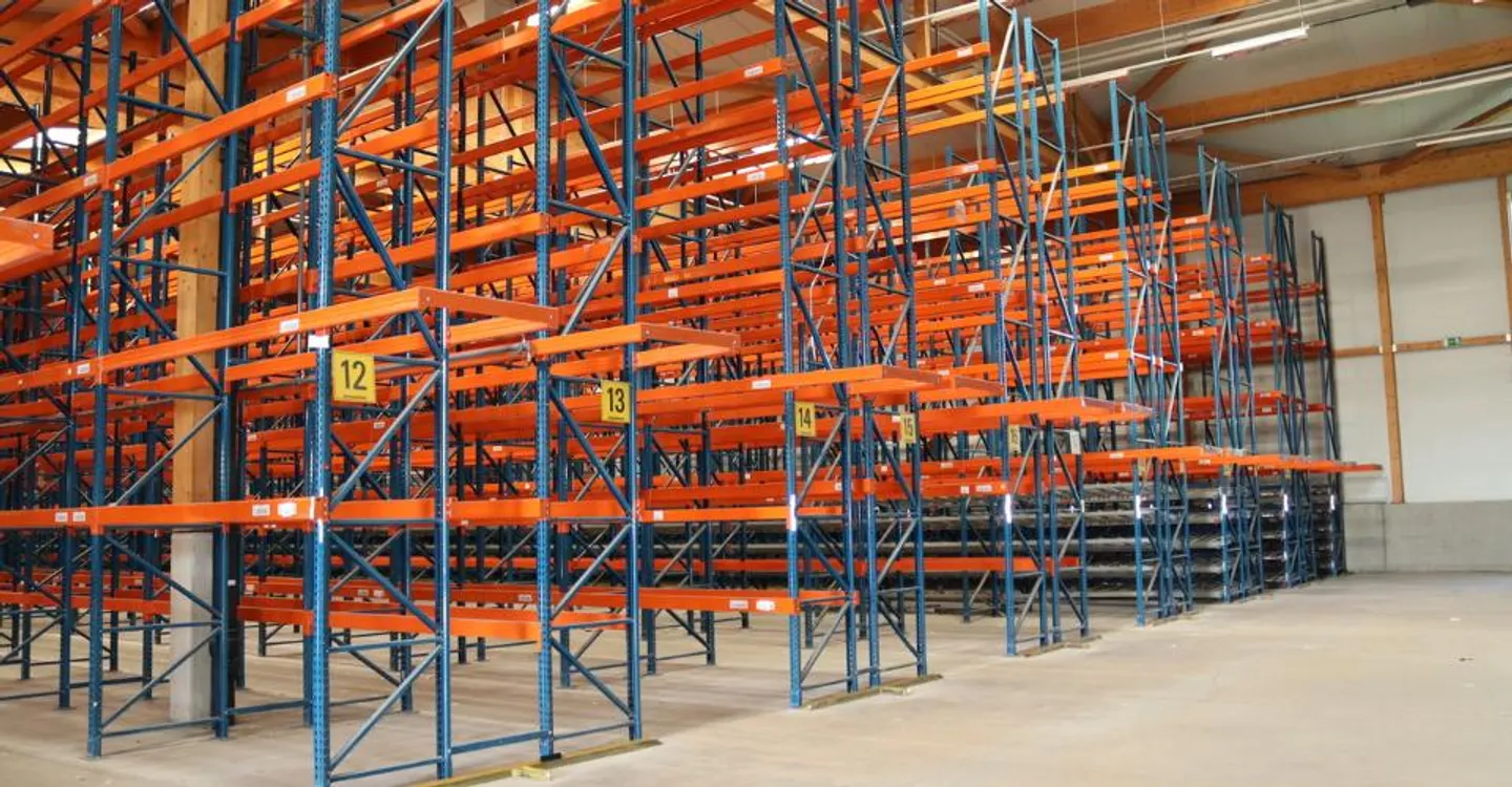 Magazzino logistico - 1140m2 - Piattaforma di carico - Vicino all'autostrada - Foto 3 di 4