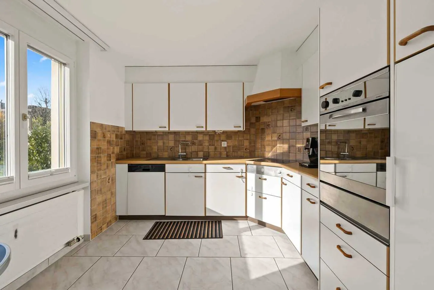 Appartement lumineux de 5,5 pièces avec grand balcon à Böttstein à vendre - Photo 7 sur 13