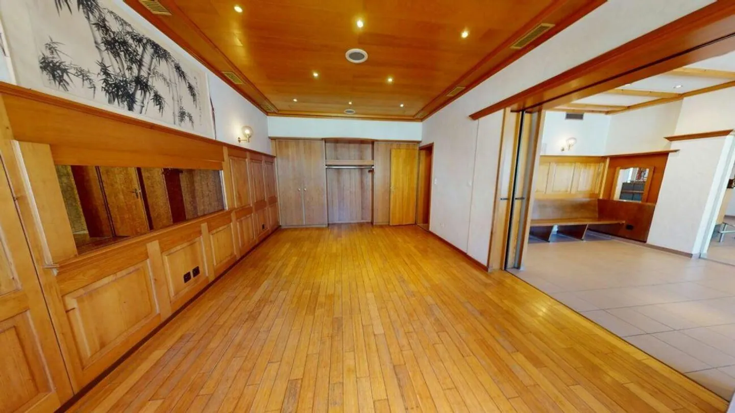 Commercial space with high visibility - Rent now! - Photo 5 of 13