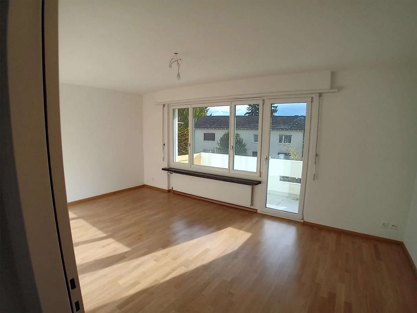 Modernes Apartment mit Balkon - Foto 9 von 10