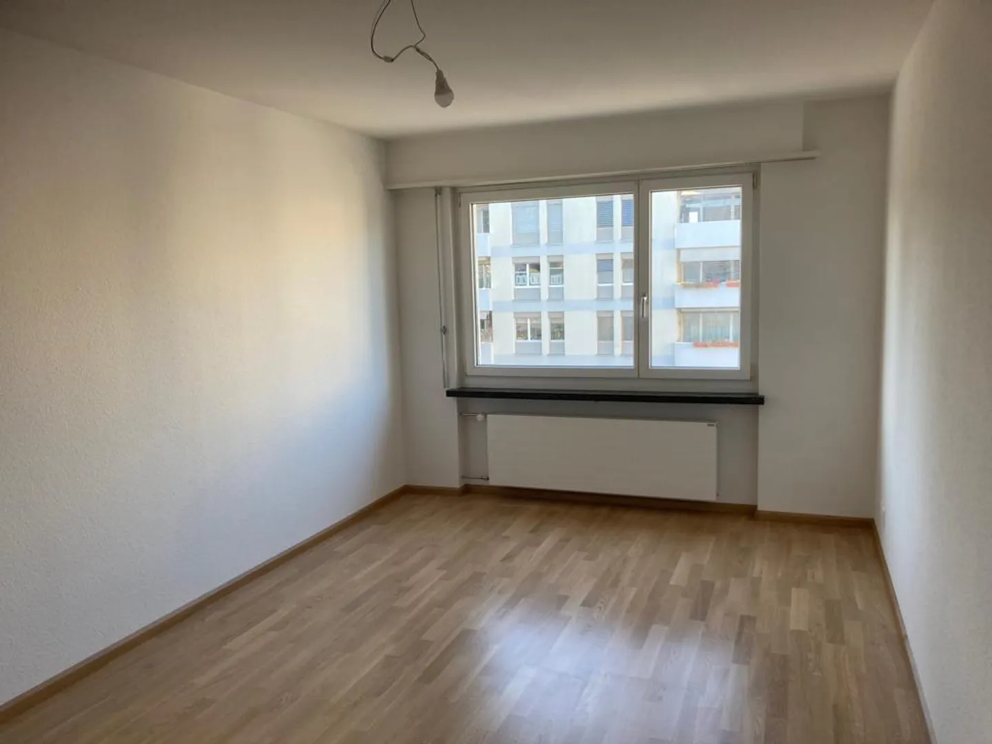 Modernes Apartment mit Balkon - Foto 10 von 10