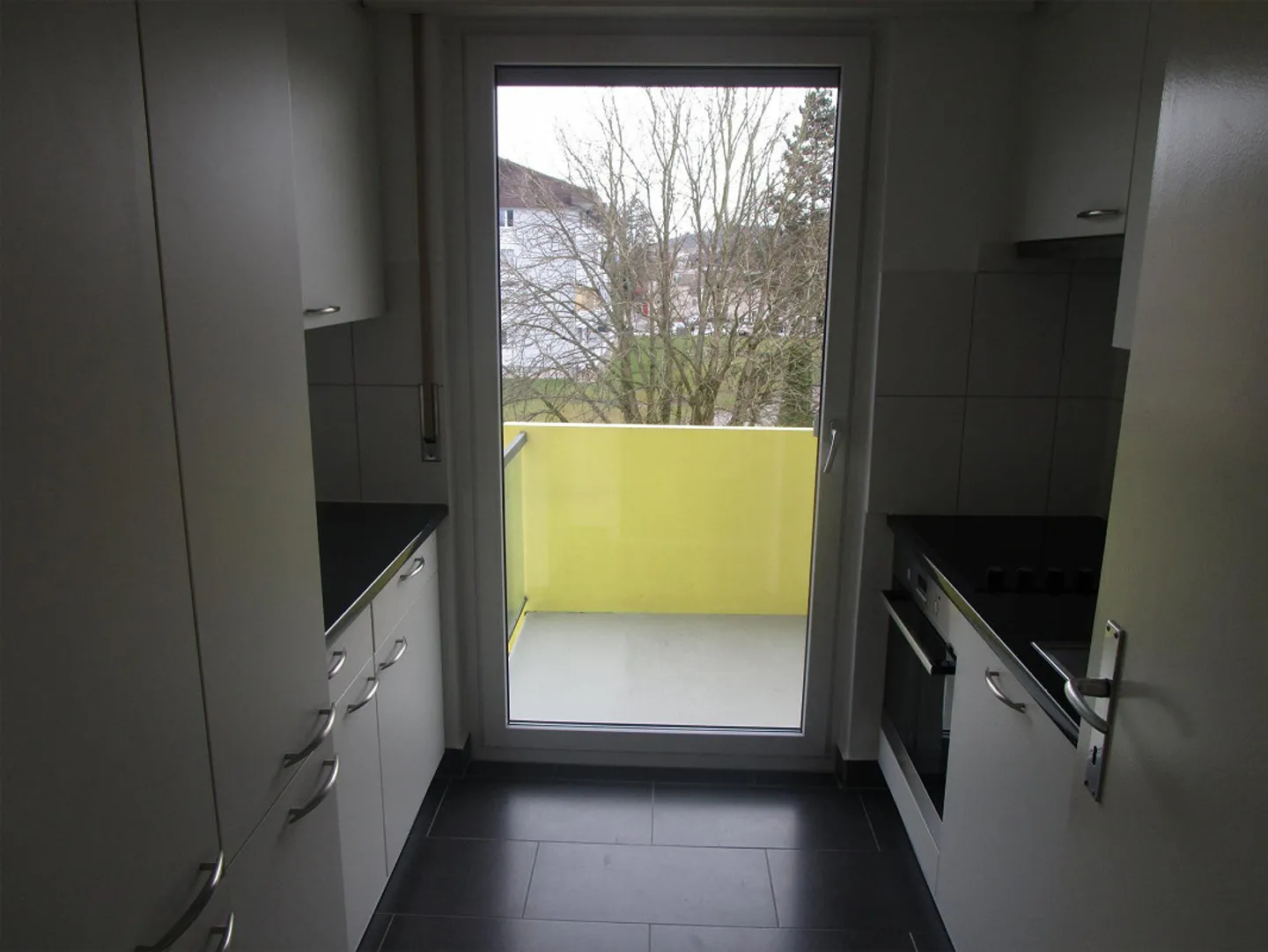 Appartement moderne et spacieux de 2.0 pièces - Photo 3 sur 6