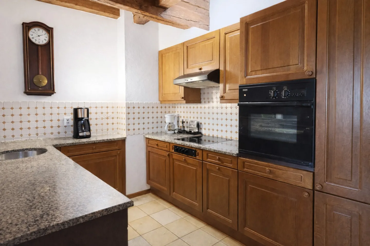 Beautiful penthouse apartment for sale in the heart of Freiburg's old town - Photo 5 of 10