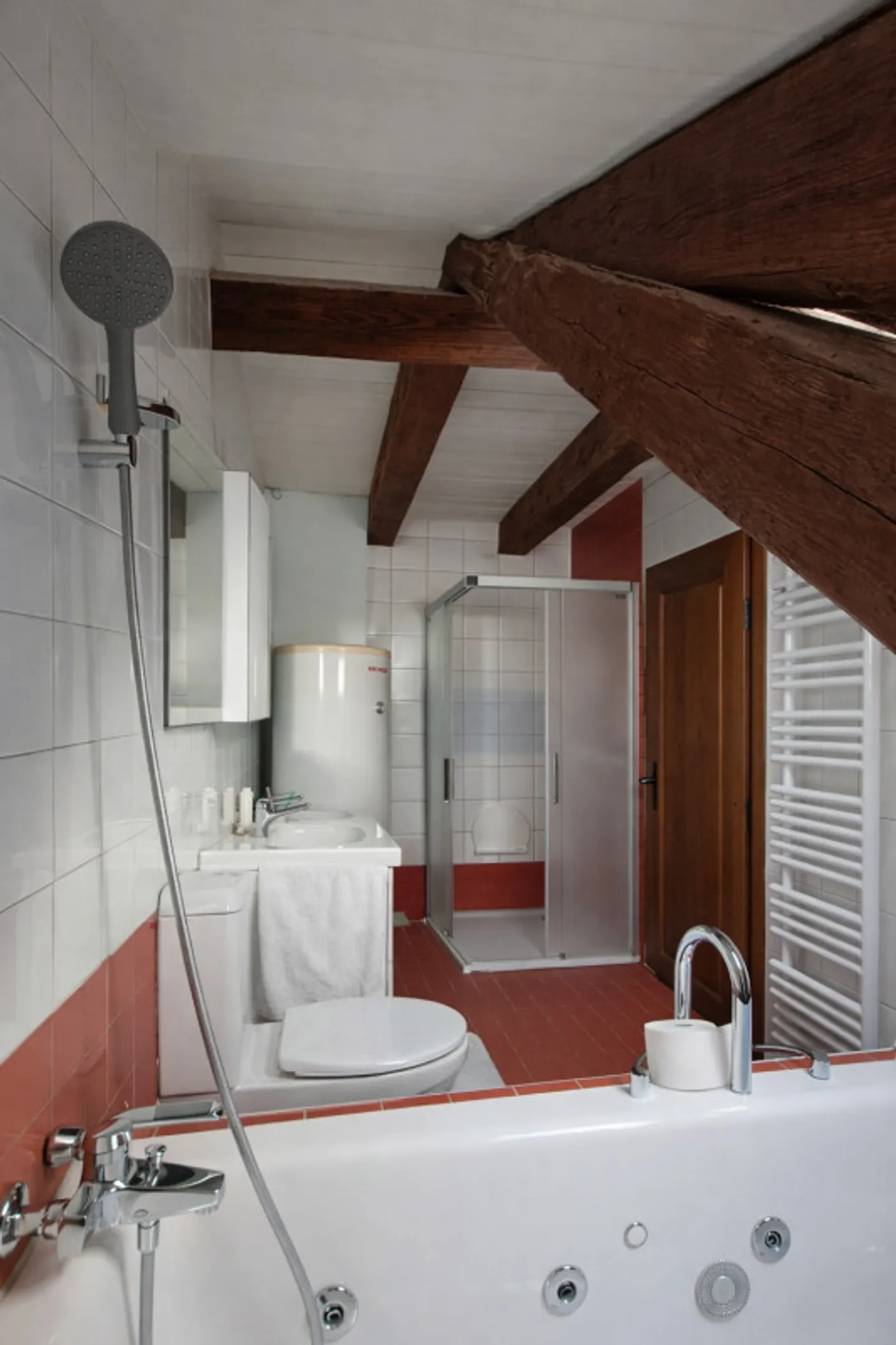 Beautiful penthouse apartment for sale in the heart of Freiburg's old town - Photo 7 of 10