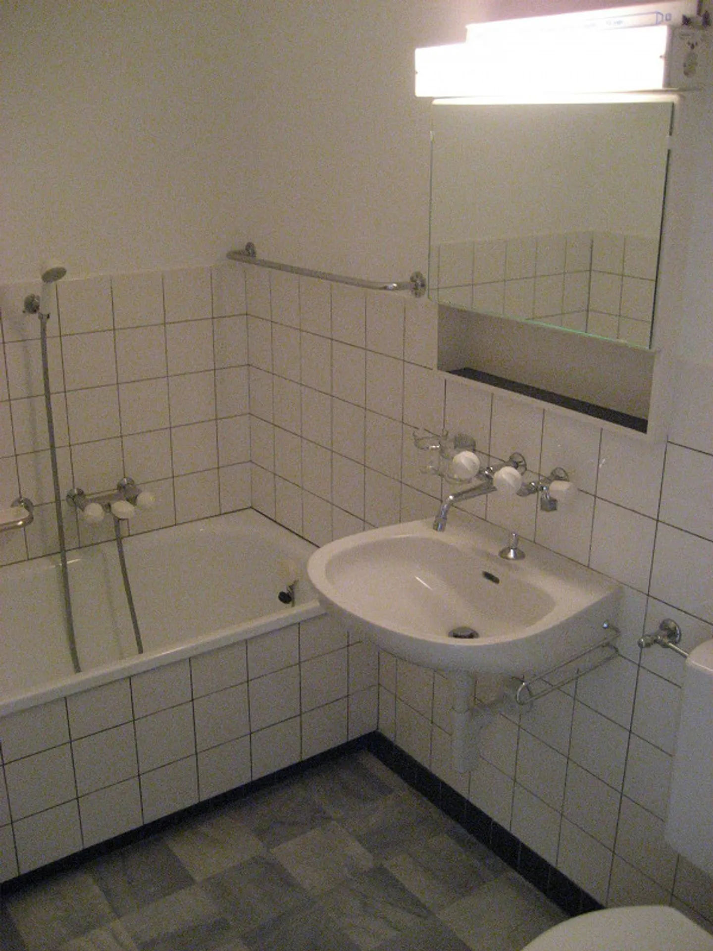 Appartement moderne et spacieux de 2.0 pièces - Photo 6 sur 6