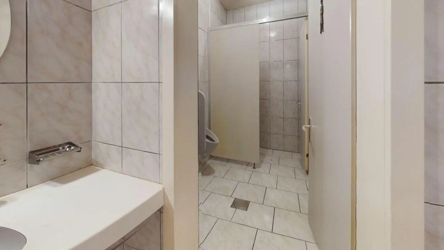 Commercial space with high visibility - Rent now! - Photo 10 of 13