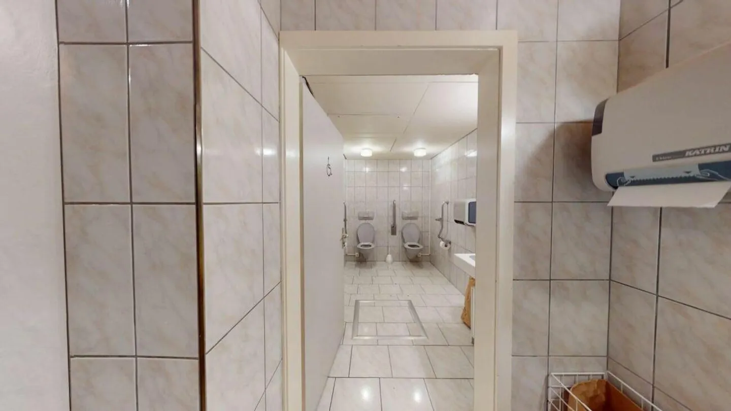 Commercial space with high visibility - Rent now! - Photo 11 of 13