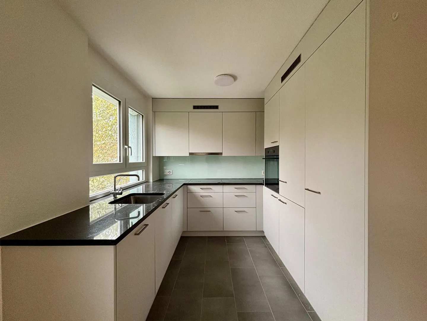 Helle 3½-Zimmer-Wohnung  Radiusweg 5, 2503 Biel/Bienne - Foto 3 von 10