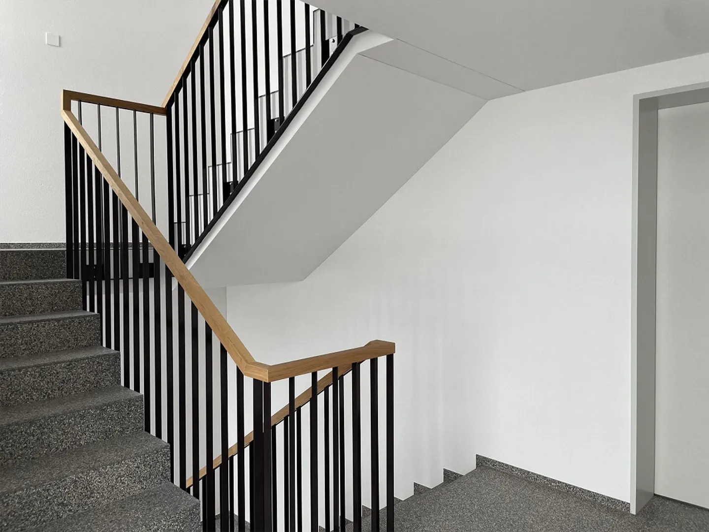 Nature-oriented living by the stream - Photo 12 of 14