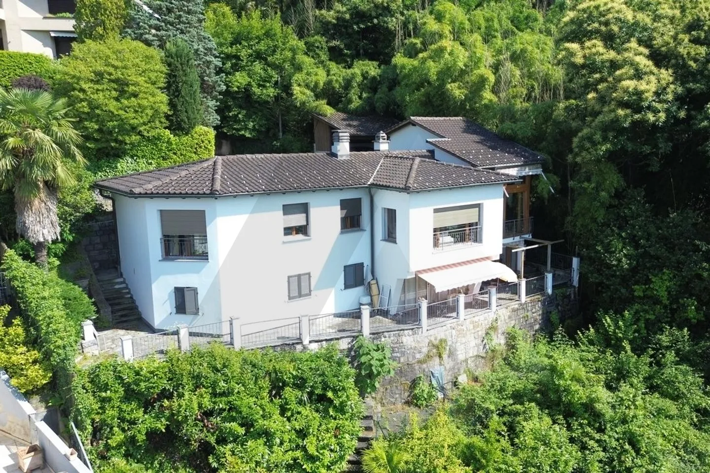 PROPRIETÀ CON MERAVIGLIOSA VISTA LAGO A LUGANO - Foto 13 di 13
