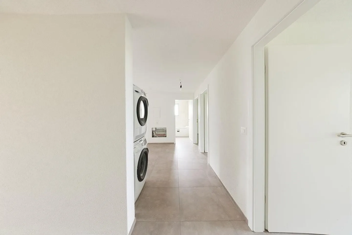 Appartements de 5,5 pièces entièrement rénovés - Photo 11 sur 12