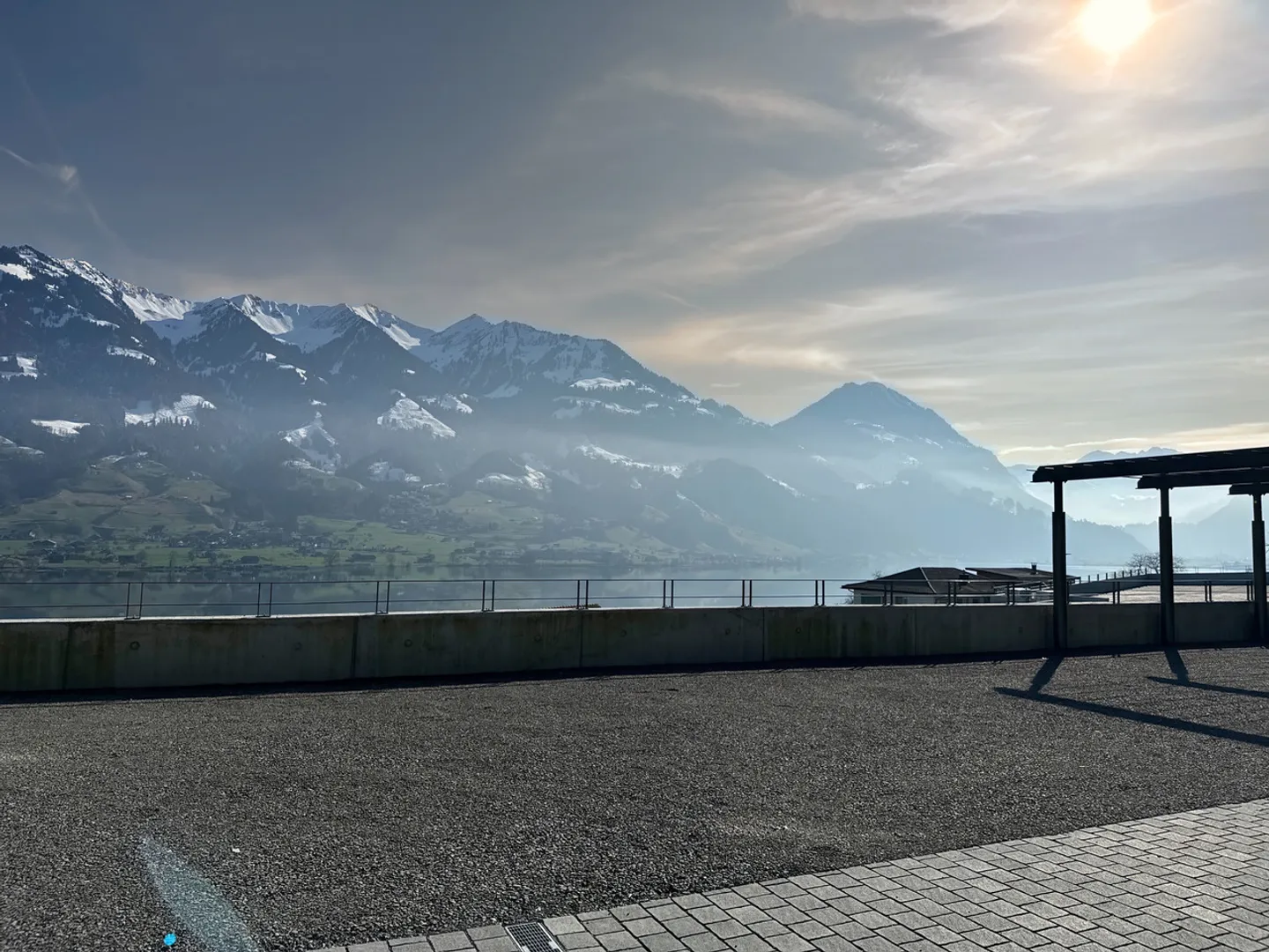 Ultima possibilità! Appartamento da sogno con vista sul lago e sulla montagna - Foto 2 di 8