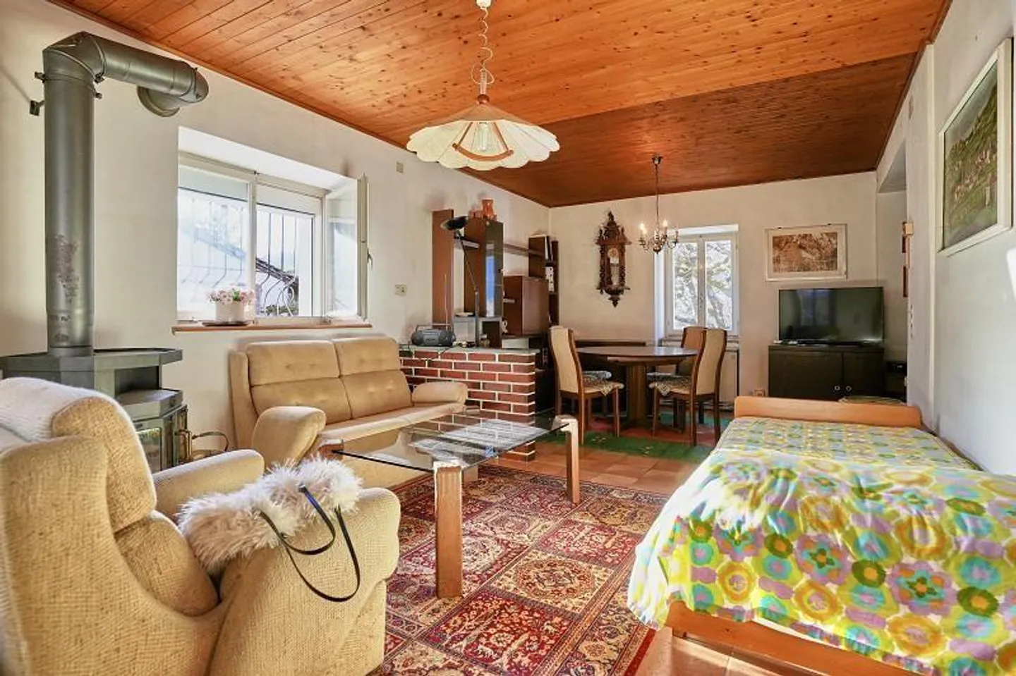 4 1/2-Room House with Two Outbuildings in a Very Quiet, Sunny Location - Photo 8 of 41